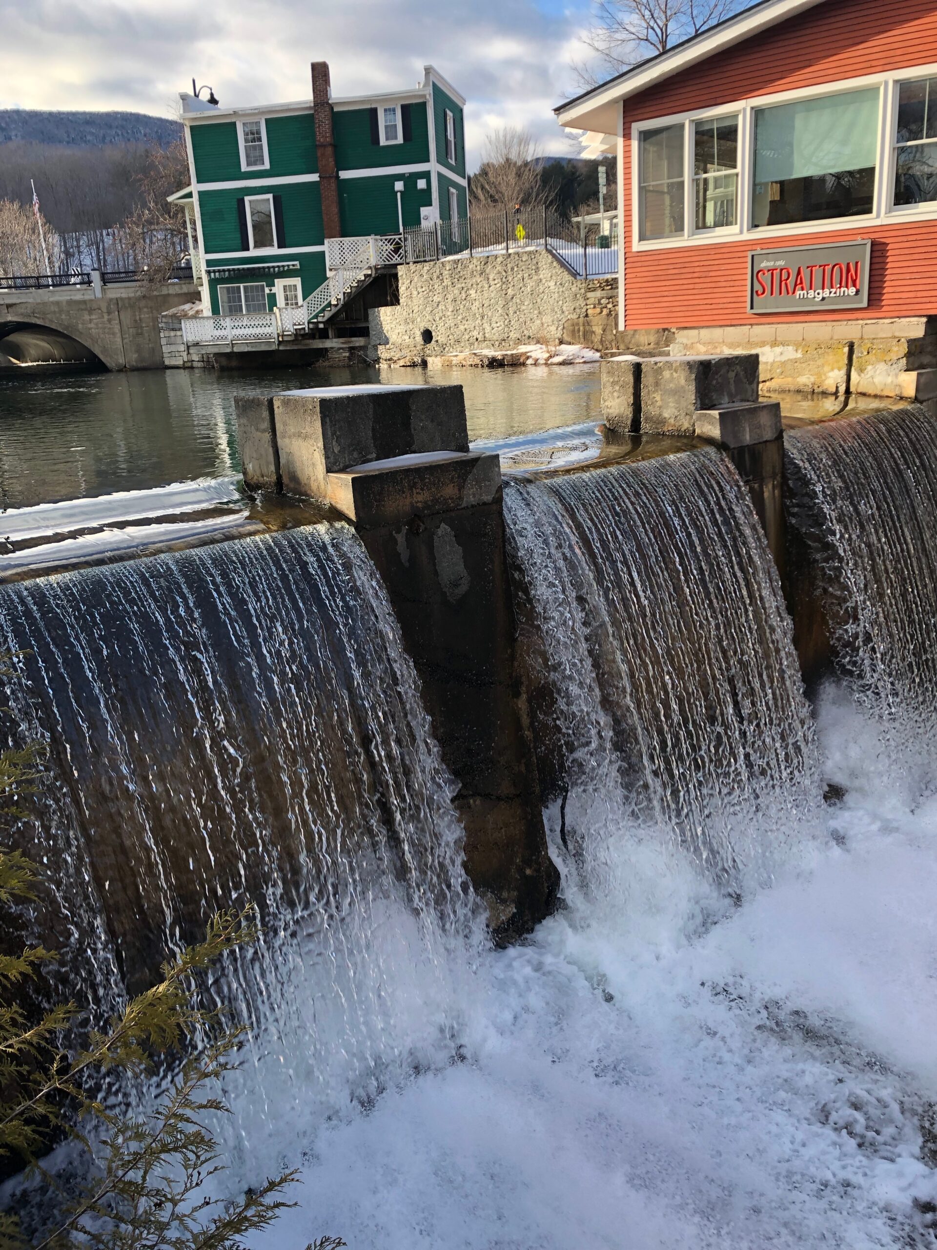 Winter on the Riverwalk - Manchester Riverwalk